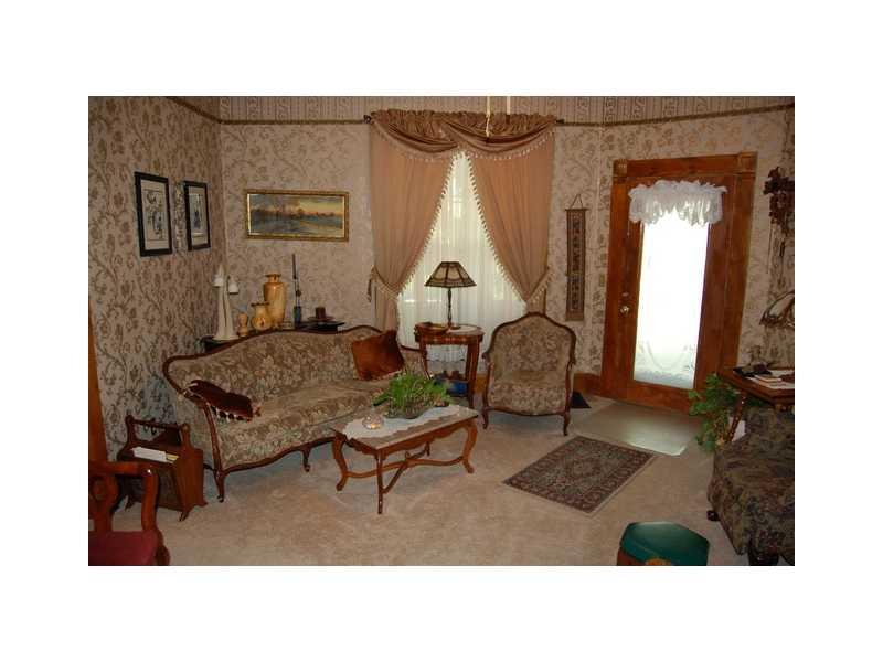 217 Adams Street Pendleton, IN 46064 - Photo 4 of 15