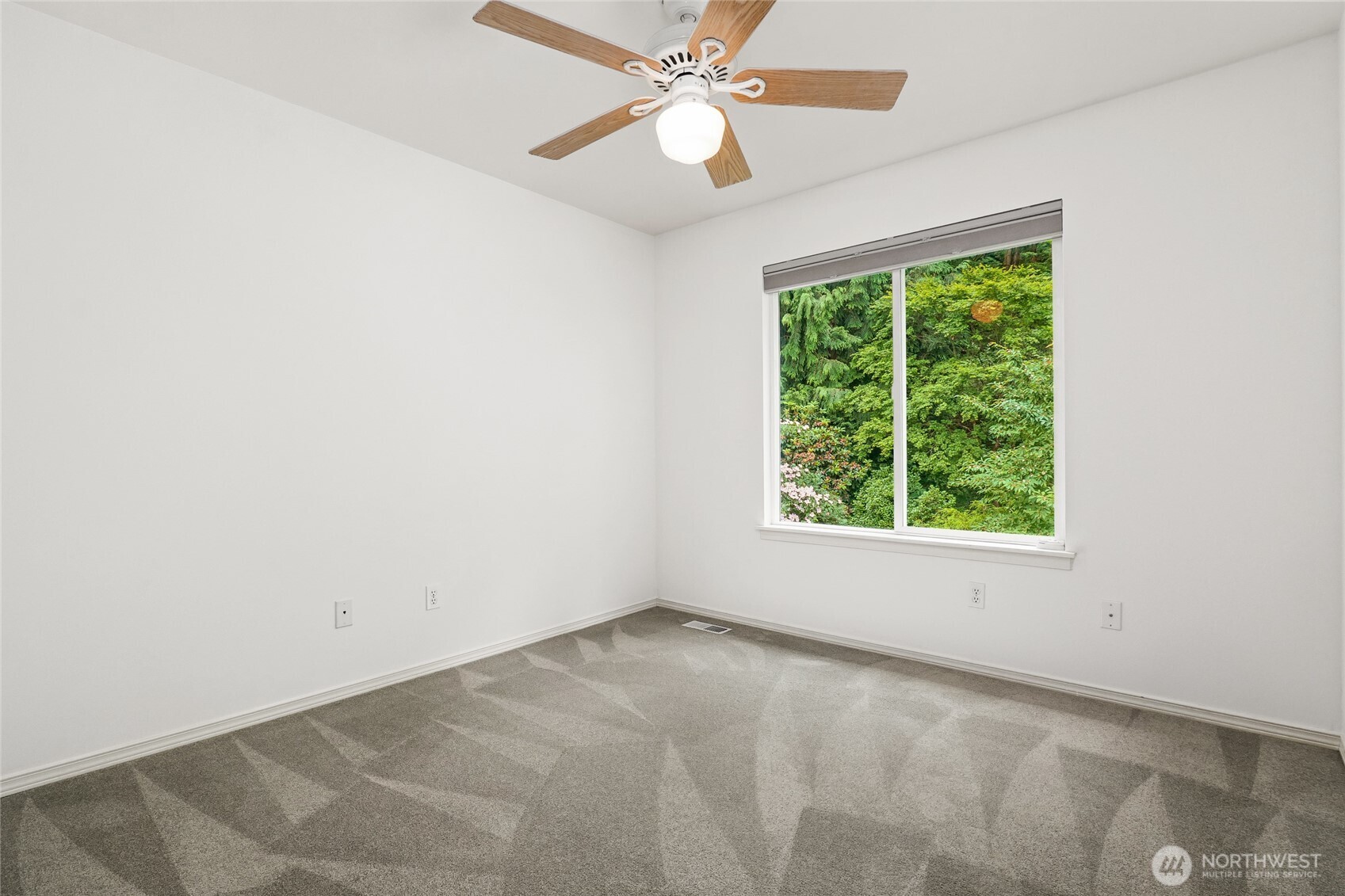 10625 Northeast 173rd Place Bothell, WA 98011 - Photo 23 of 35