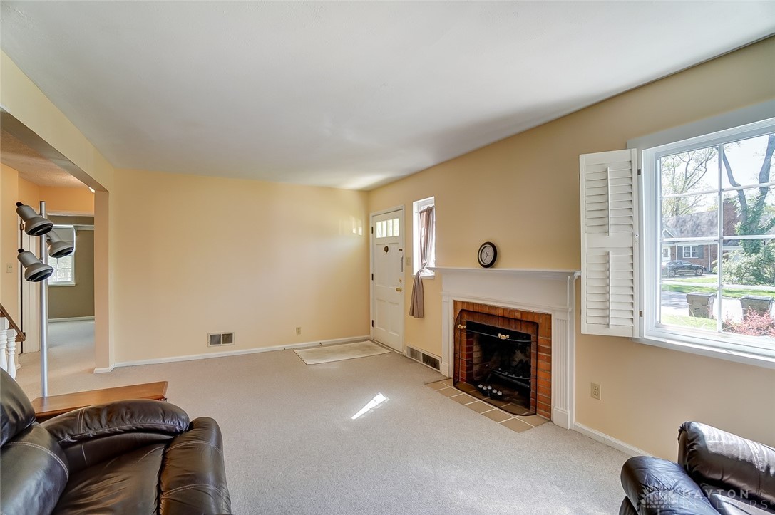 127 North Bromfield Road Kettering, OH 45429 - Photo 6 of 33 Gallery Image 6
