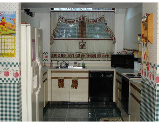 16 B Gates Road Worcester, MA 01603 - Photo 3 of 7 Gallery Image 3