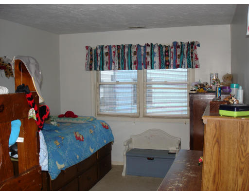 16 B Gates Road Worcester, MA 01603 - Photo 6 of 7 Gallery Image 6