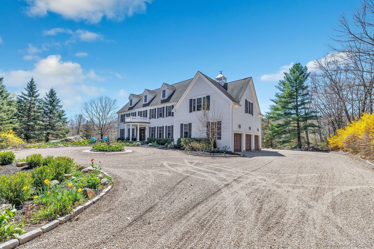 25 Starrs Ridge Road Redding, CT 06896 - Photo 2 of 6