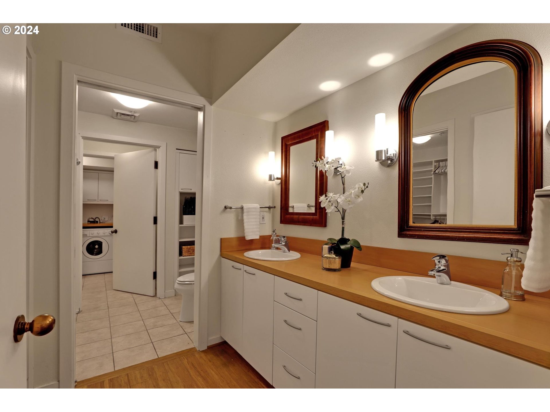 2445 Northwest Westover Road, Unit 204 Portland, OR 97210 - Photo 20 of 45 Bathroom