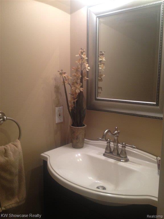 39972 Crosswinds Road Novi, MI 48375 - Photo 23 of 24 Updated Half Bath