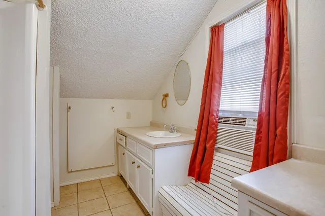 $1,150 | 2306 29th Street, Lubbock, TX 79411