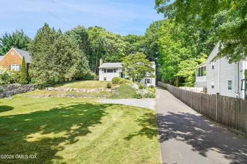 $1,850,000 | 33 Sachem Road, Greenwich, CT 06830