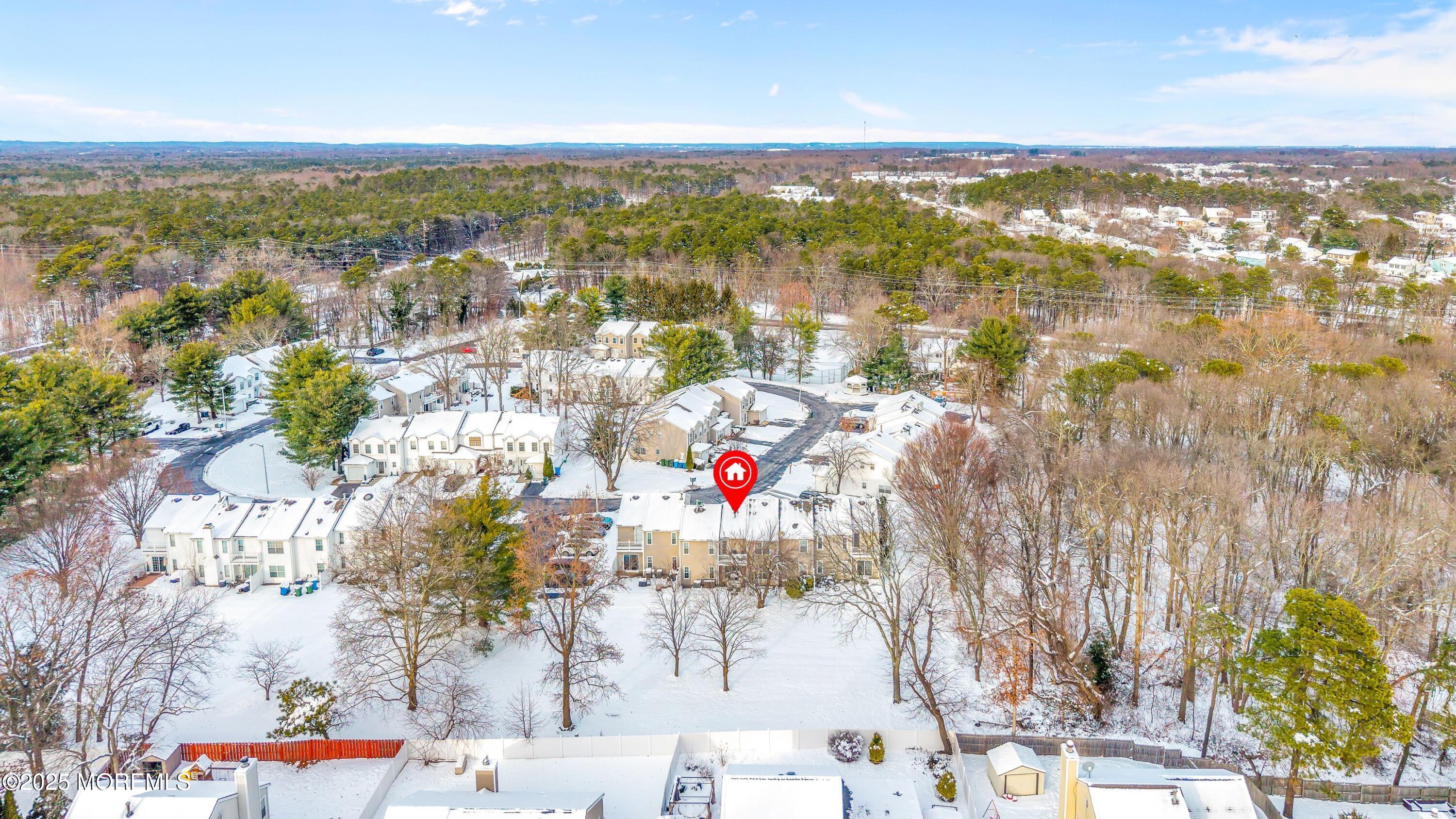 33 South Pointe Circle Tinton Falls, NJ 07753 - Photo 17 of 31 33 28