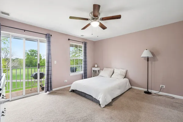 $297,000 | 63A Tyler Court, Unit B, Streamwood, IL 60107