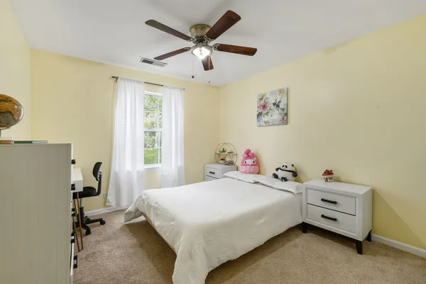 $297,000 | 63A Tyler Court, Unit B, Streamwood, IL 60107