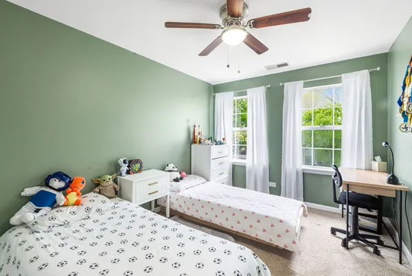 $297,000 | 63A Tyler Court, Unit B, Streamwood, IL 60107