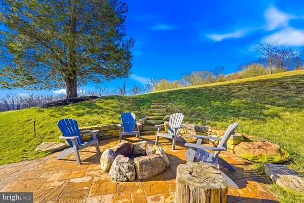 $1,750,000 | 16217 Waterford Crest Place, Paeonian Springs, VA 20129