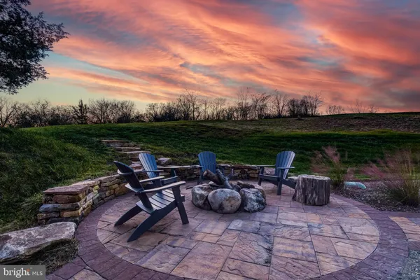 $1,750,000 | 16217 Waterford Crest Place, Paeonian Springs, VA 20129