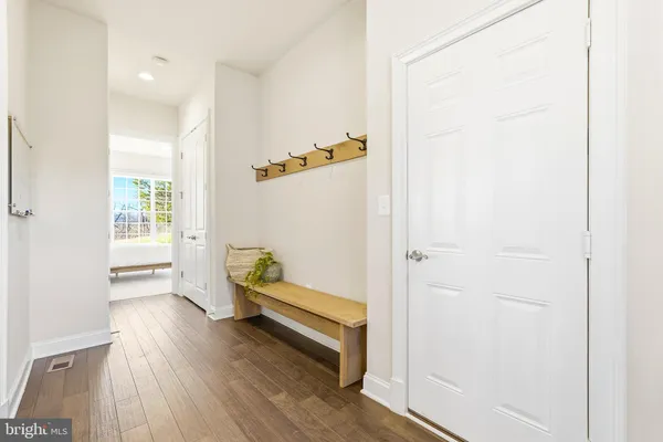 $1,750,000 | 16217 Waterford Crest Place, Paeonian Springs, VA 20129