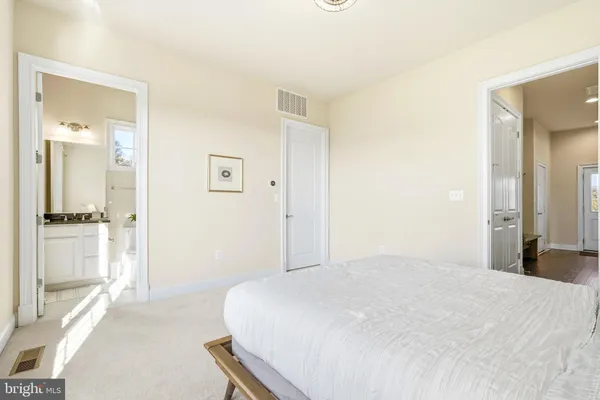 $1,750,000 | 16217 Waterford Crest Place, Paeonian Springs, VA 20129