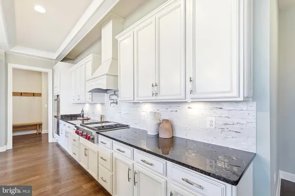 $1,750,000 | 16217 Waterford Crest Place, Paeonian Springs, VA 20129