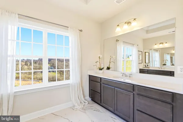 $1,750,000 | 16217 Waterford Crest Place, Paeonian Springs, VA 20129