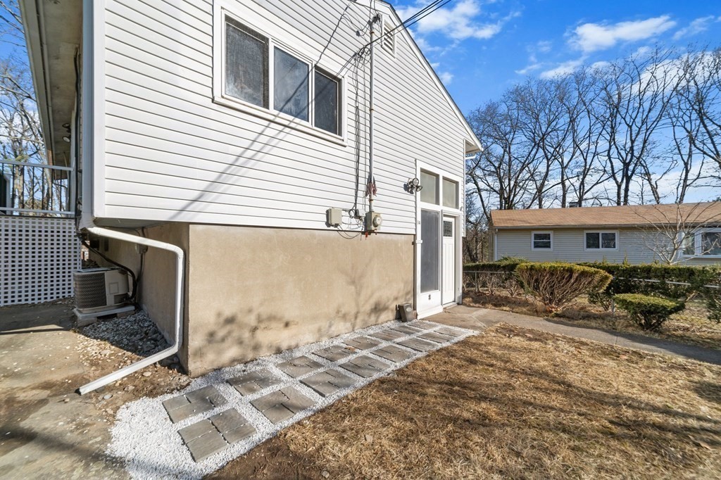 14 Kardon Road Boston, MA 02136 - Photo 9 of 32 Gallery Image 9