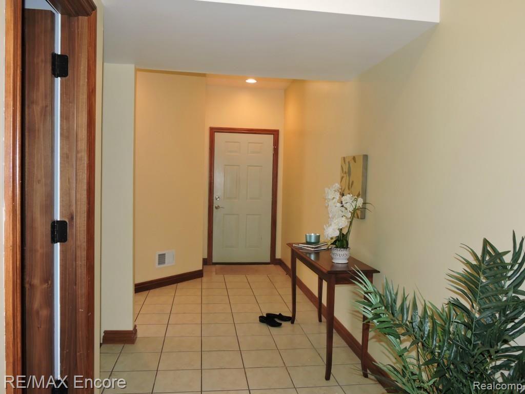 2470 Ridge Road White Lake, MI 48383 - Photo 34 of 44 DSCN1297.jpg