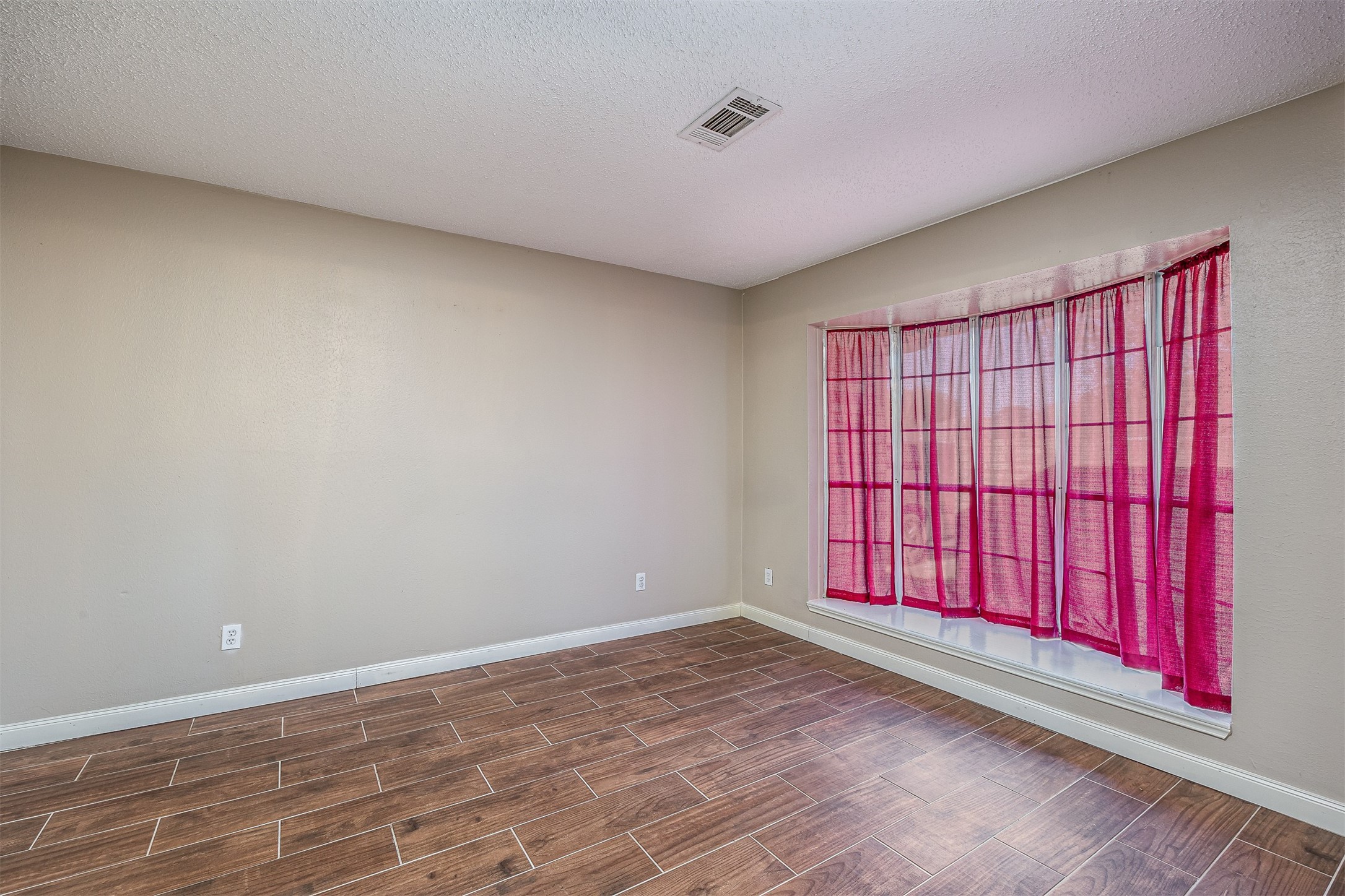 1603 East Baker Road Baytown, TX 77521 - Photo 3 of 26