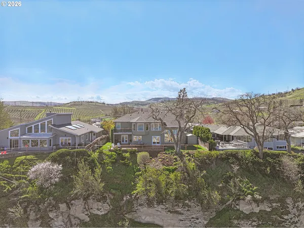 $735,000 | 915 East 18th Street, The Dalles, OR 97058