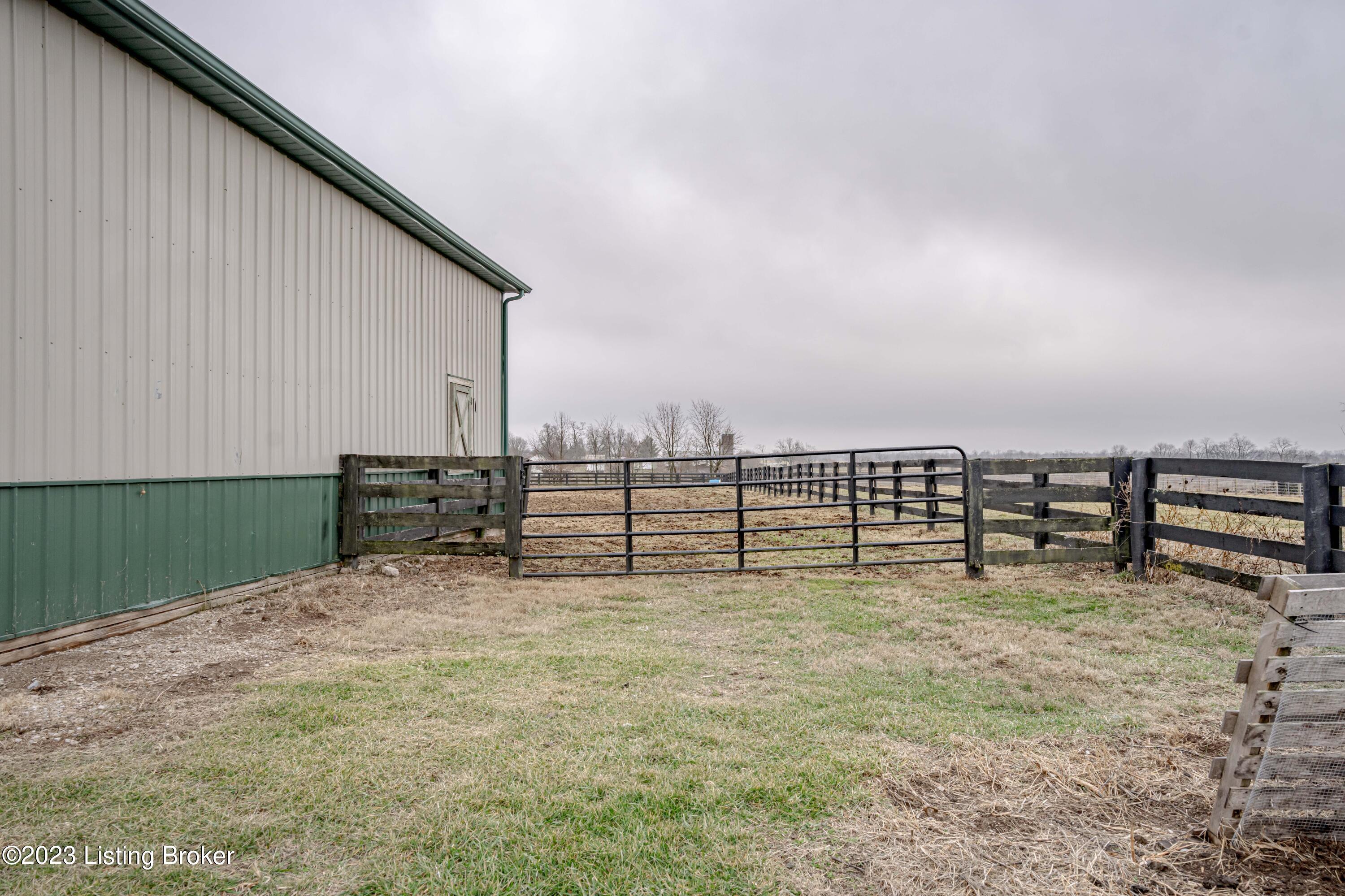 1039 Stapleton Road Shelbyville, KY 40065 - Photo 17 of 98 DSC05333