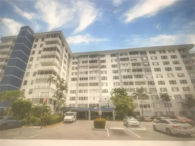 $119,990 | Hillcrest East Condominium, Hollywood, FL 33021