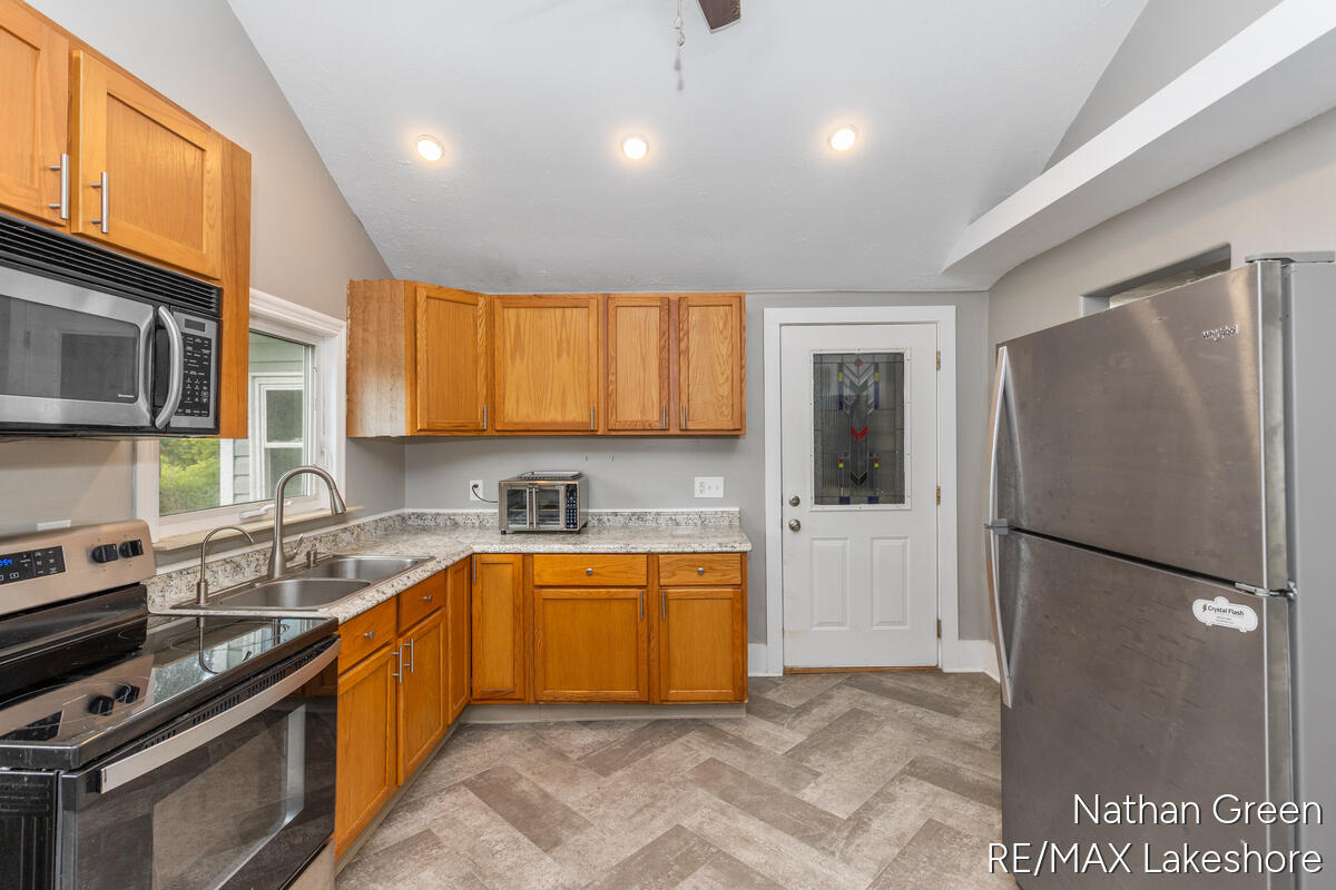 2122 Coats Grove Road Hastings, MI 49058 - Photo 14 of 36
