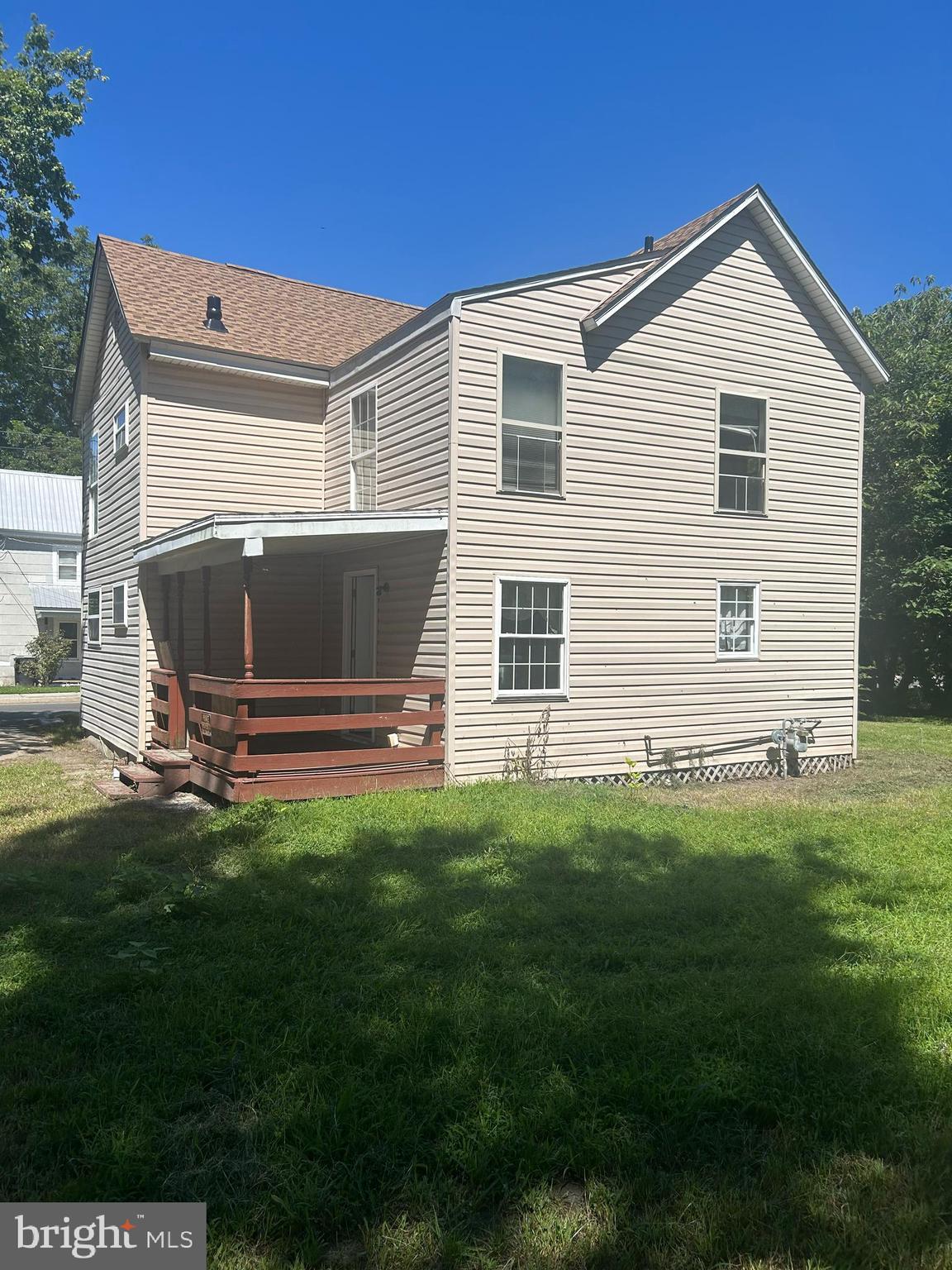 139 2nd Street Salisbury, MD 21801 - Photo 5 of 14 a front view of a house with a yard