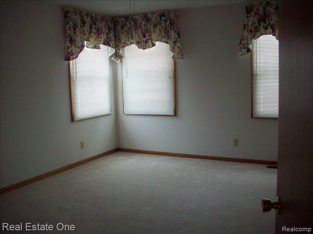 5964 Donaldson Road Troy, MI 48085 - Photo 15 of 18 058