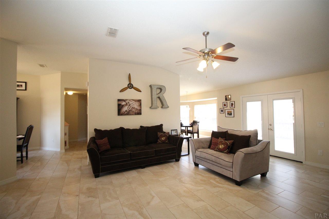 2137 Liberty Loop Road Cantonment, FL 32533 - Photo 4 of 31 Gallery Image 4