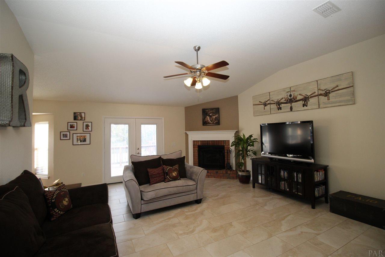 2137 Liberty Loop Road Cantonment, FL 32533 - Photo 5 of 31 Gallery Image 5