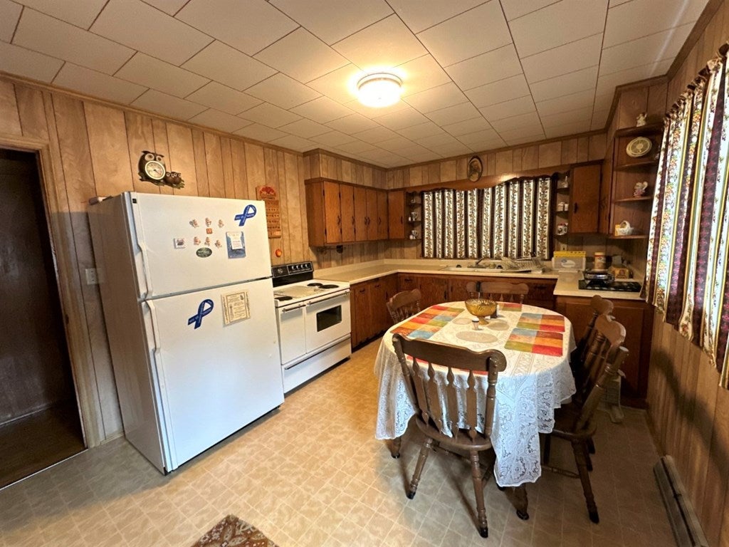 102 Arrowhead Road Fancy Gap, VA 24328 - Photo 13 of 19 Gallery Image 13