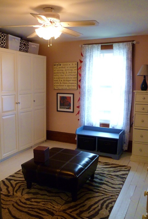 3388 Webster Road Blue Ridge, VA 24064 - Photo 21 of 40 a living room with a piano table and chair