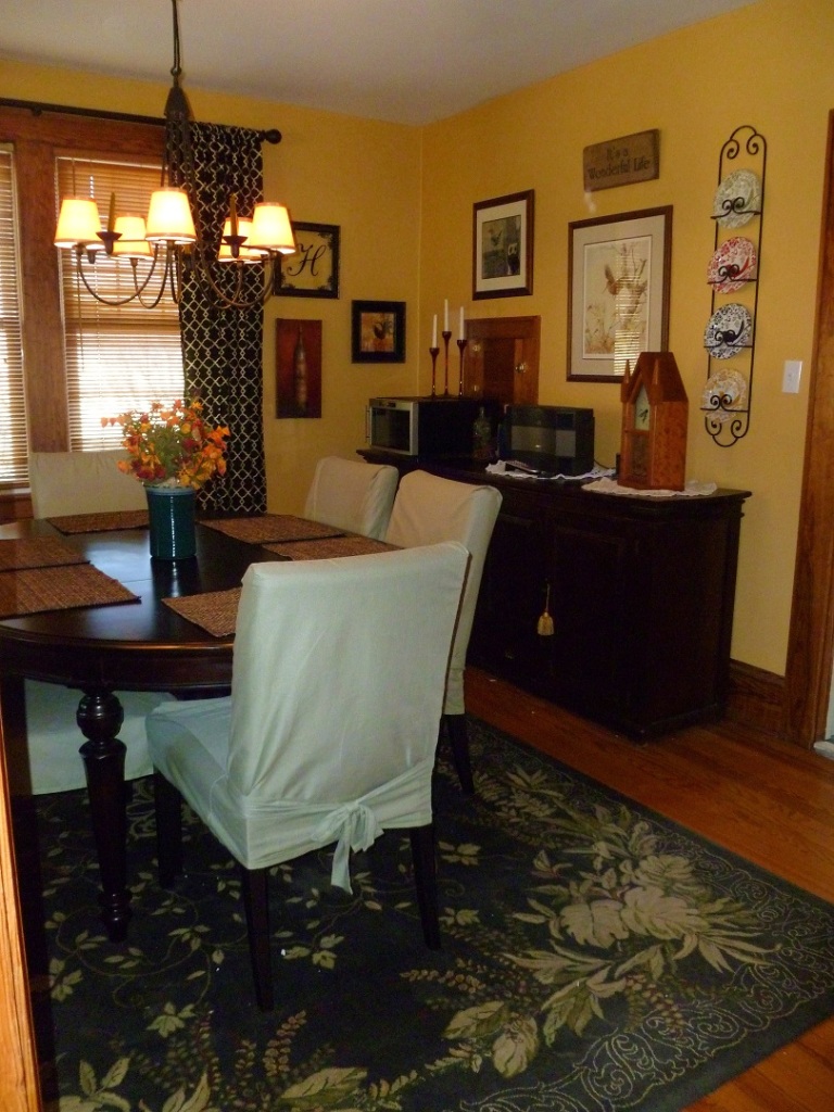 3388 Webster Road Blue Ridge, VA 24064 - Photo 7 of 40 a living room with furniture