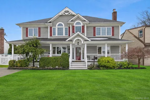 $1,299,000 | 922 Leeds Drive, North Bellmore, NY 11710