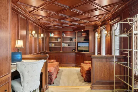 $1,299,000 | 922 Leeds Drive, North Bellmore, NY 11710