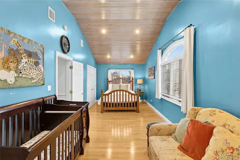 $1,299,000 | 922 Leeds Drive, North Bellmore, NY 11710