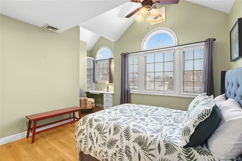 $1,299,000 | 922 Leeds Drive, North Bellmore, NY 11710