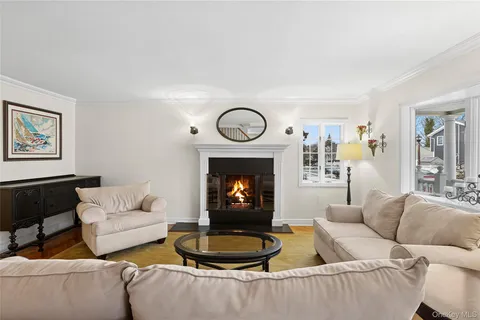 $1,299,000 | 922 Leeds Drive, North Bellmore, NY 11710