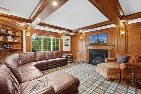 $1,299,000 | 922 Leeds Drive, North Bellmore, NY 11710