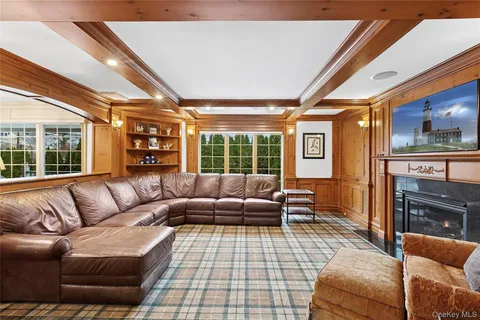 $1,299,000 | 922 Leeds Drive, North Bellmore, NY 11710