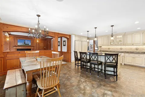 $1,299,000 | 922 Leeds Drive, North Bellmore, NY 11710