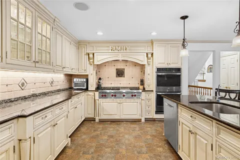 $1,299,000 | 922 Leeds Drive, North Bellmore, NY 11710