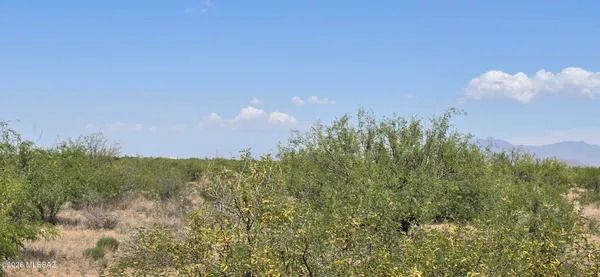 $18,000 | Tbd 8-ac East Aschenbach Road, Unit 319E, Pearce, AZ 85625