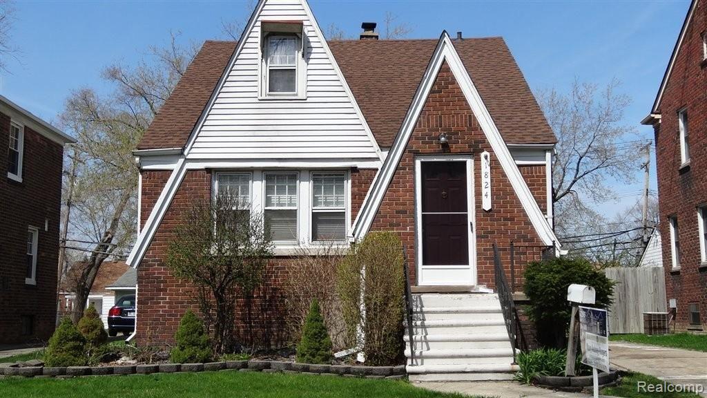 1824 Hampton Road Grosse Pointe, MI 48236 - Photo 1 of 13 DSC00714.JPG