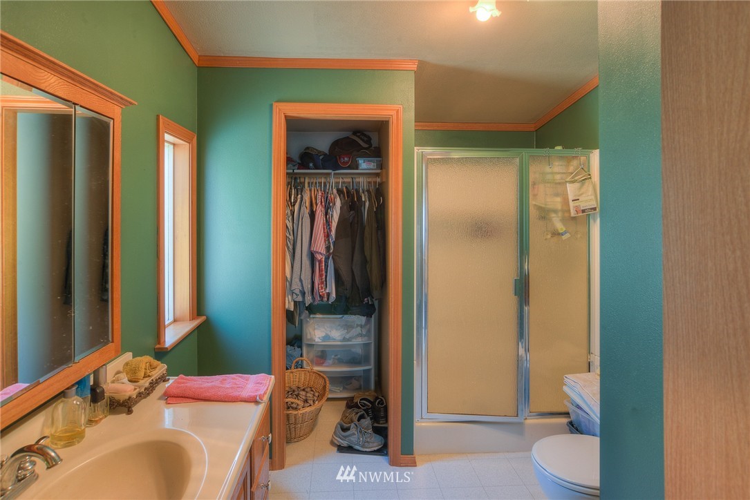 6348 Kirsop Road Southwest Tumwater, WA 98512 - Photo 13 of 25 Gallery Image 13