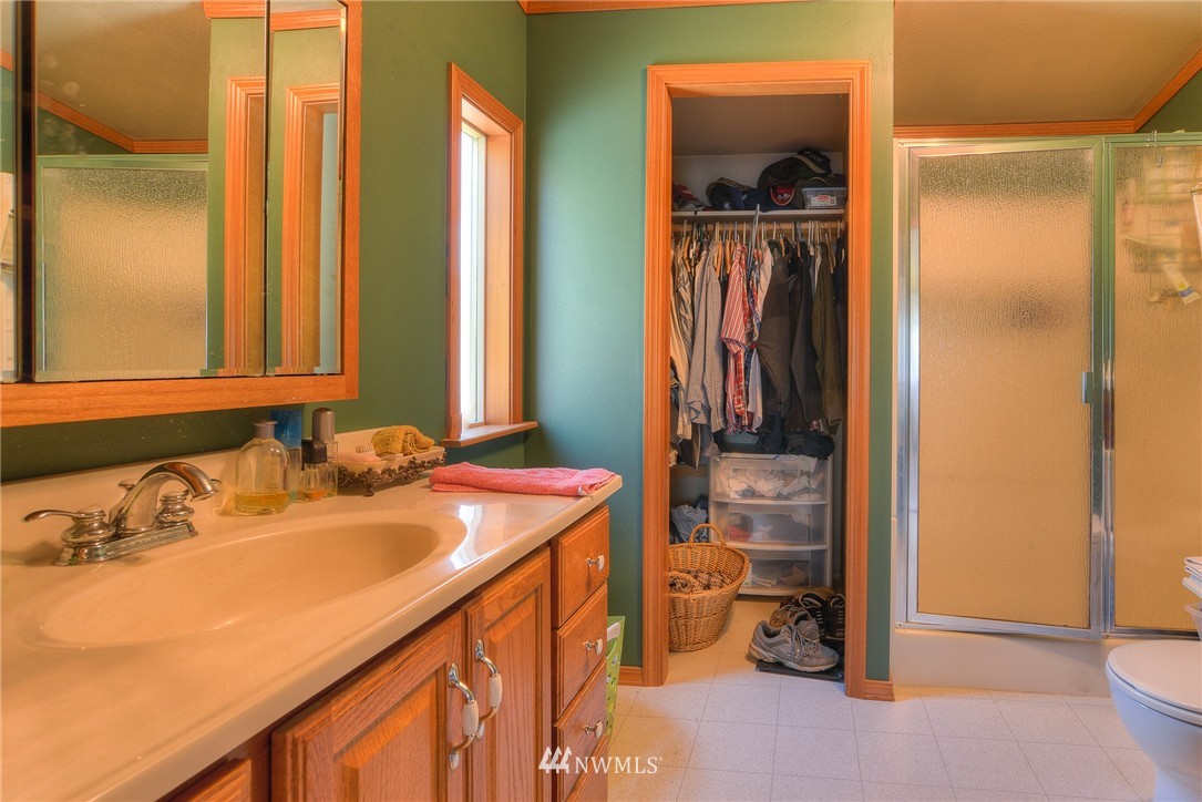 6348 Kirsop Road Southwest Tumwater, WA 98512 - Photo 14 of 25 Gallery Image 14