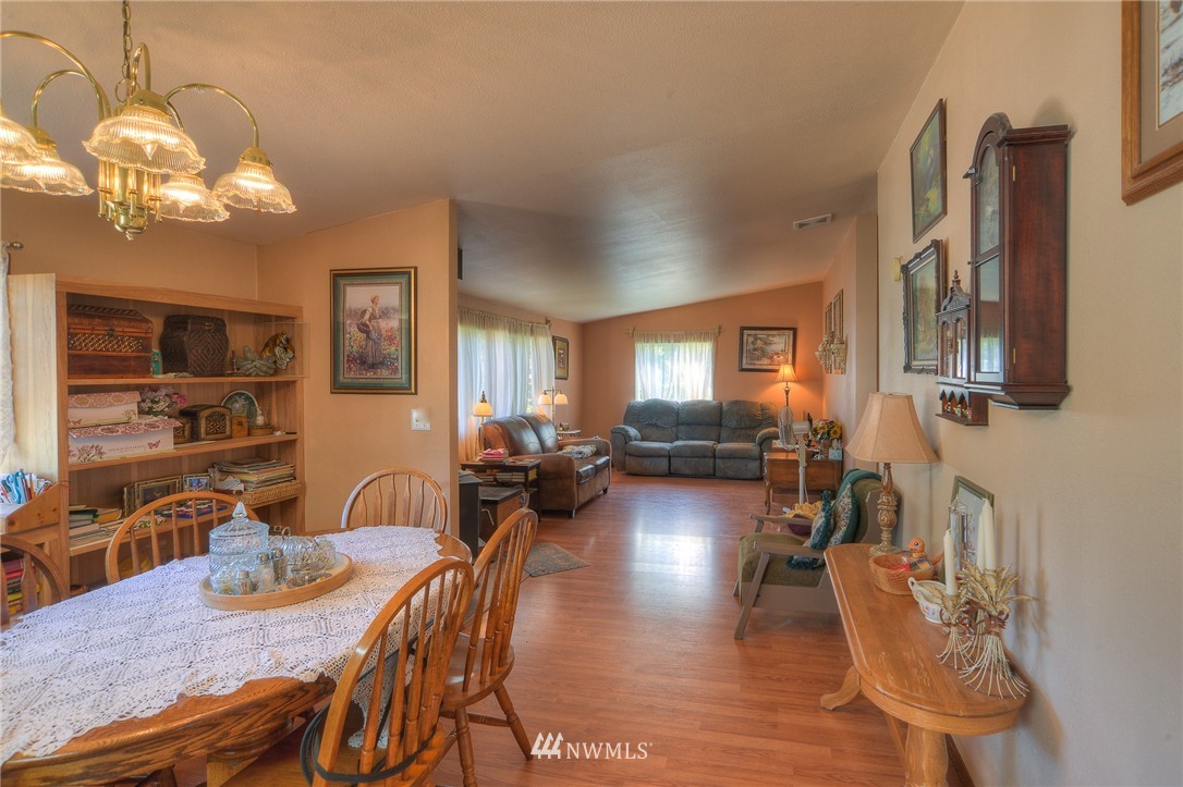 6348 Kirsop Road Southwest Tumwater, WA 98512 - Photo 8 of 25 Gallery Image 8