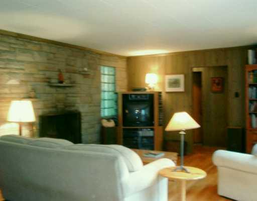 359 Thomas Road Canonsburg, PA 15317 - Photo 2 of 8