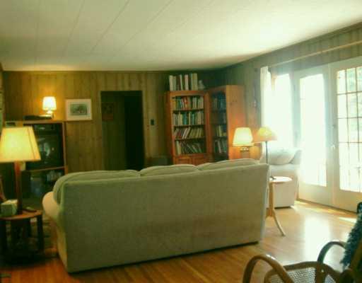 359 Thomas Road Canonsburg, PA 15317 - Photo 3 of 8
